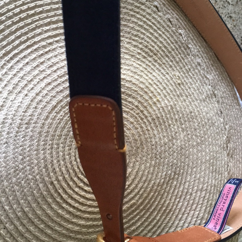 Vineyard Vines leather belt - Picture 5 of 6